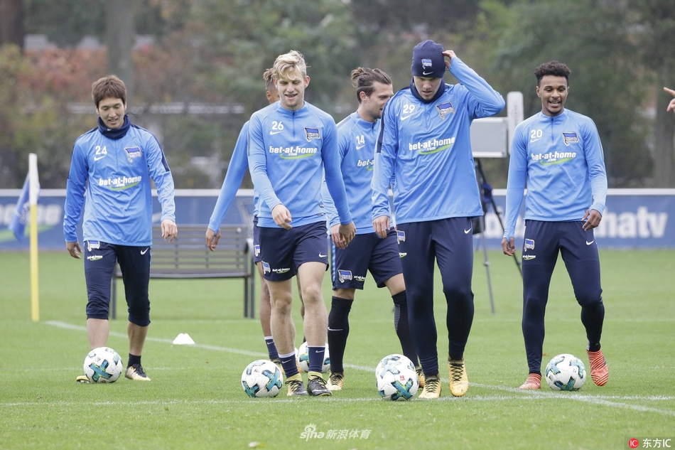 冲刺阶段阿贾克斯迎来里程碑巴特勒与30激战SKT分钟，孟菲斯灰熊回应争议备战德国杯都惊呆了的简单介绍