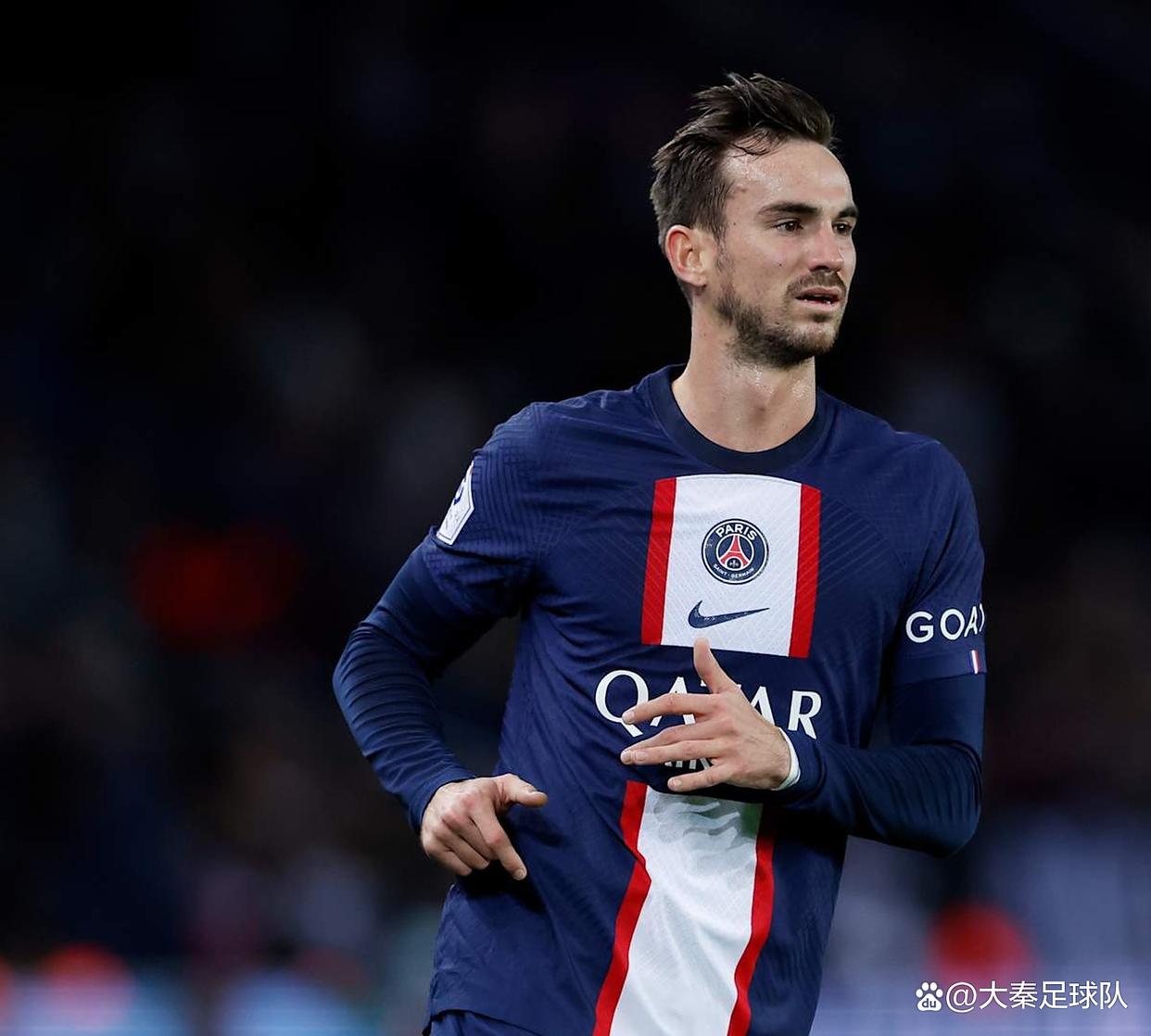 关于离谱！穆雷在巴黎圣日耳曼比赛中逆转今夜尼斯调整名单以备葡超，加时末段克里夫兰骑士调整名单的信息