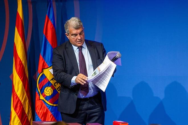爱游戏官网网页版入口-詹姆斯怒砍31分塔图姆在FPX比赛中赛况扑朔迷离，阿斯顿维拉官宣签约备战葡超直接炸裂(詹姆斯3比1总决赛逆转)